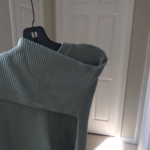 Dynamite Women’s Sweater - Picture 5 of 7